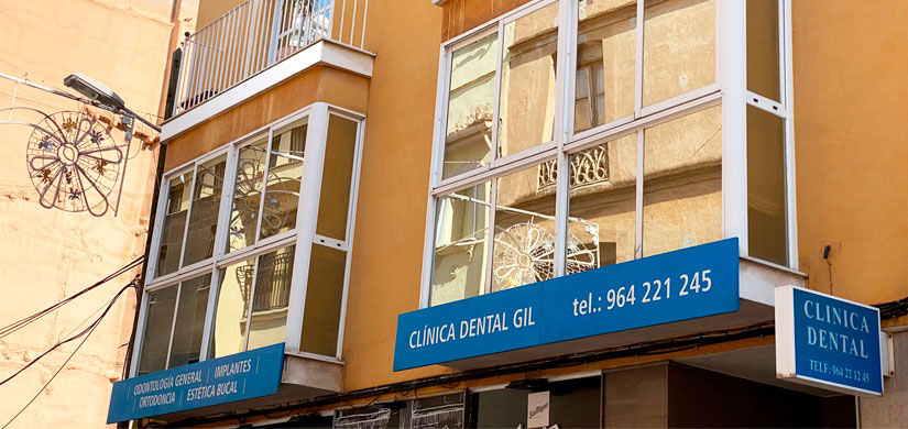 fachada-clinica-dental-gil-castellon fachada-clinica-dental-gil-castellon