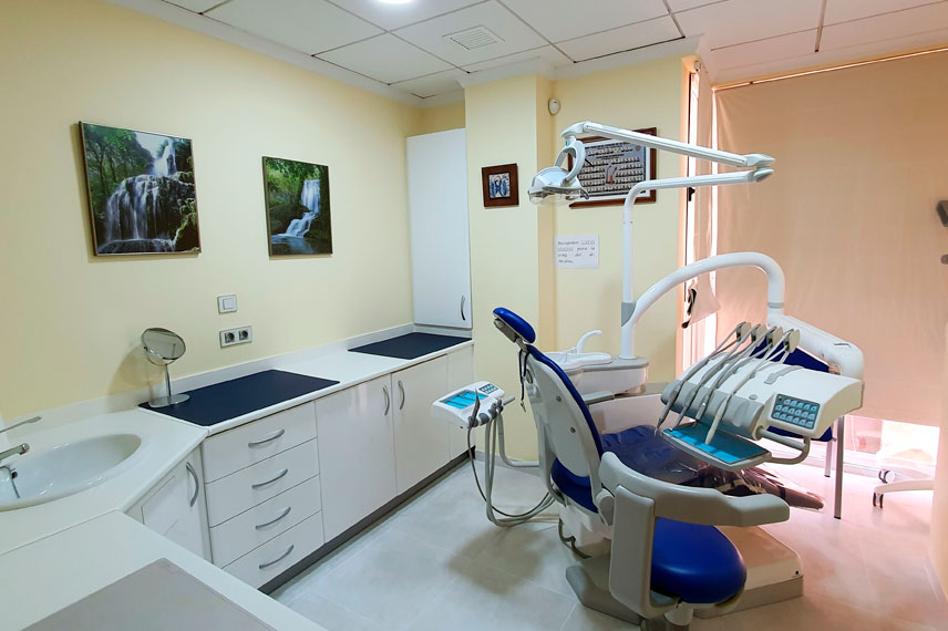 gabinete-1-clinica-dental-gil-castellon