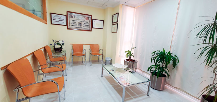 sala-de-espera-1-clinica-dental-gil-castellon