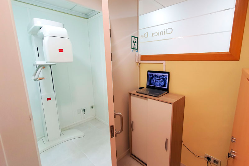 sala-de-radiodiagnostico-clinica-dental-gil-castellon-1